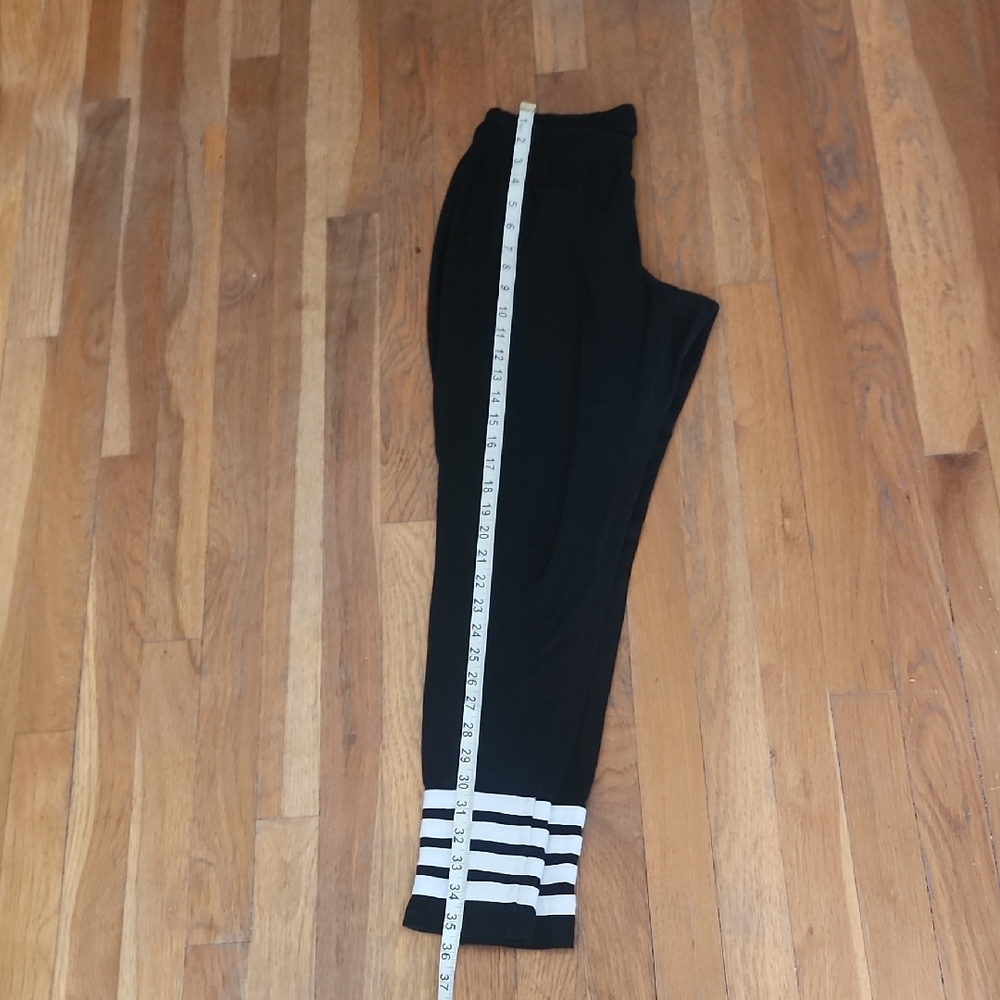 Torrid Black Cotton And Spandex Leggings with White Stripes Size 1 - Picture 8 of 14